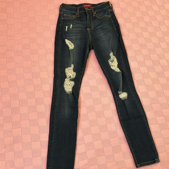 Guess High Rise Skinny - Picture 2 of 3